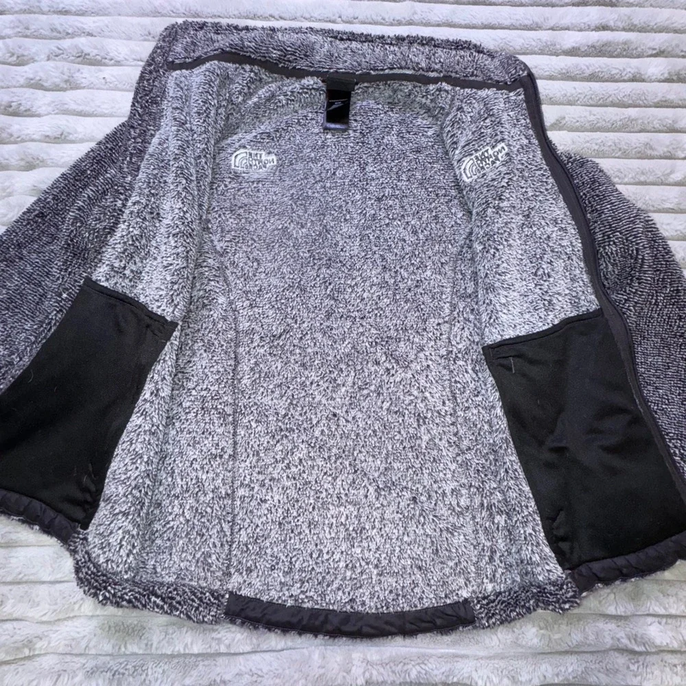 The North Face Jacket Women's Med Osito Fleece Black White  Soft Fuzzy High Pile